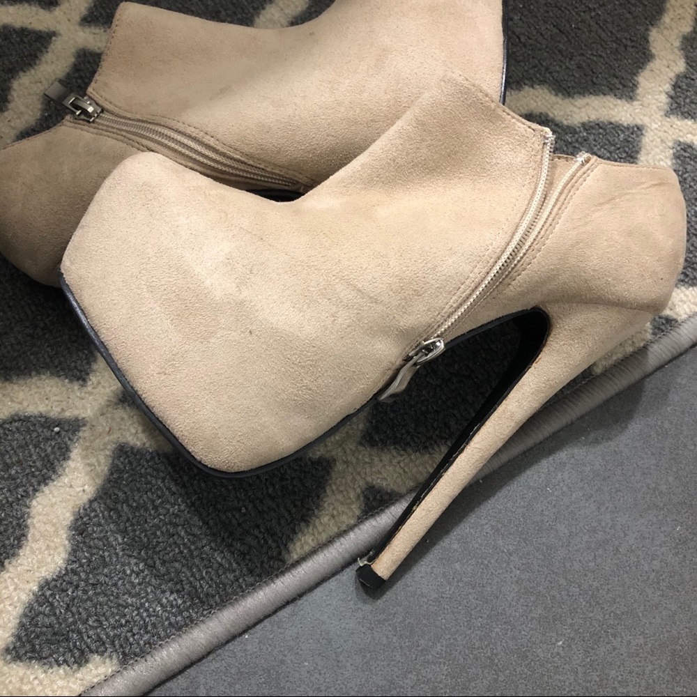 Traffic heels size 6